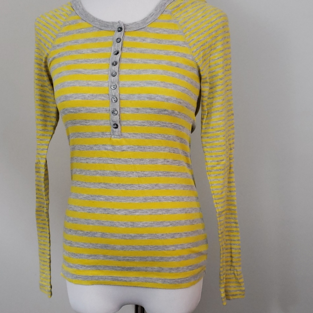 Old Navy Long Sleeve tee in yellow & gray striped